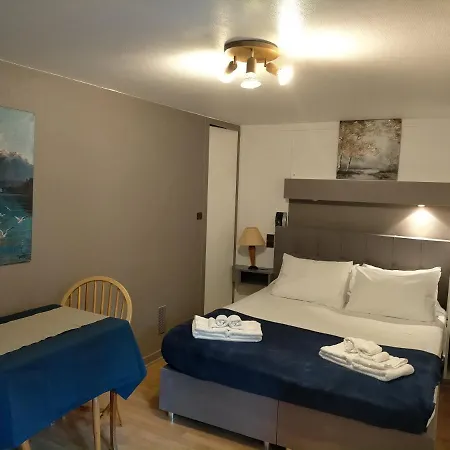 Hotel De Savoie 2*