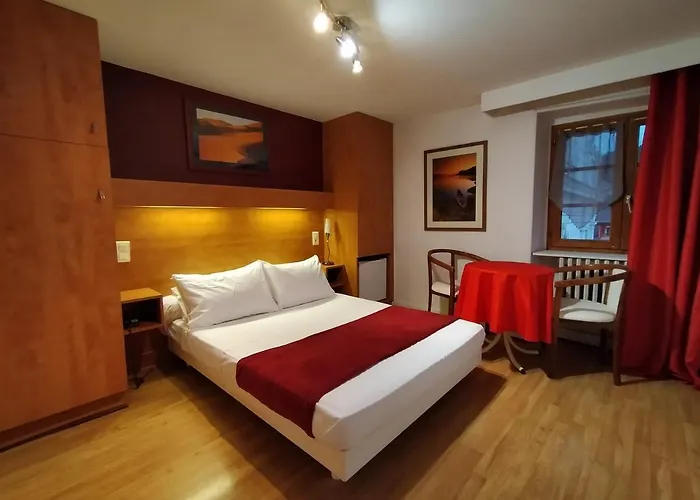 Hotel De Savoie 2*